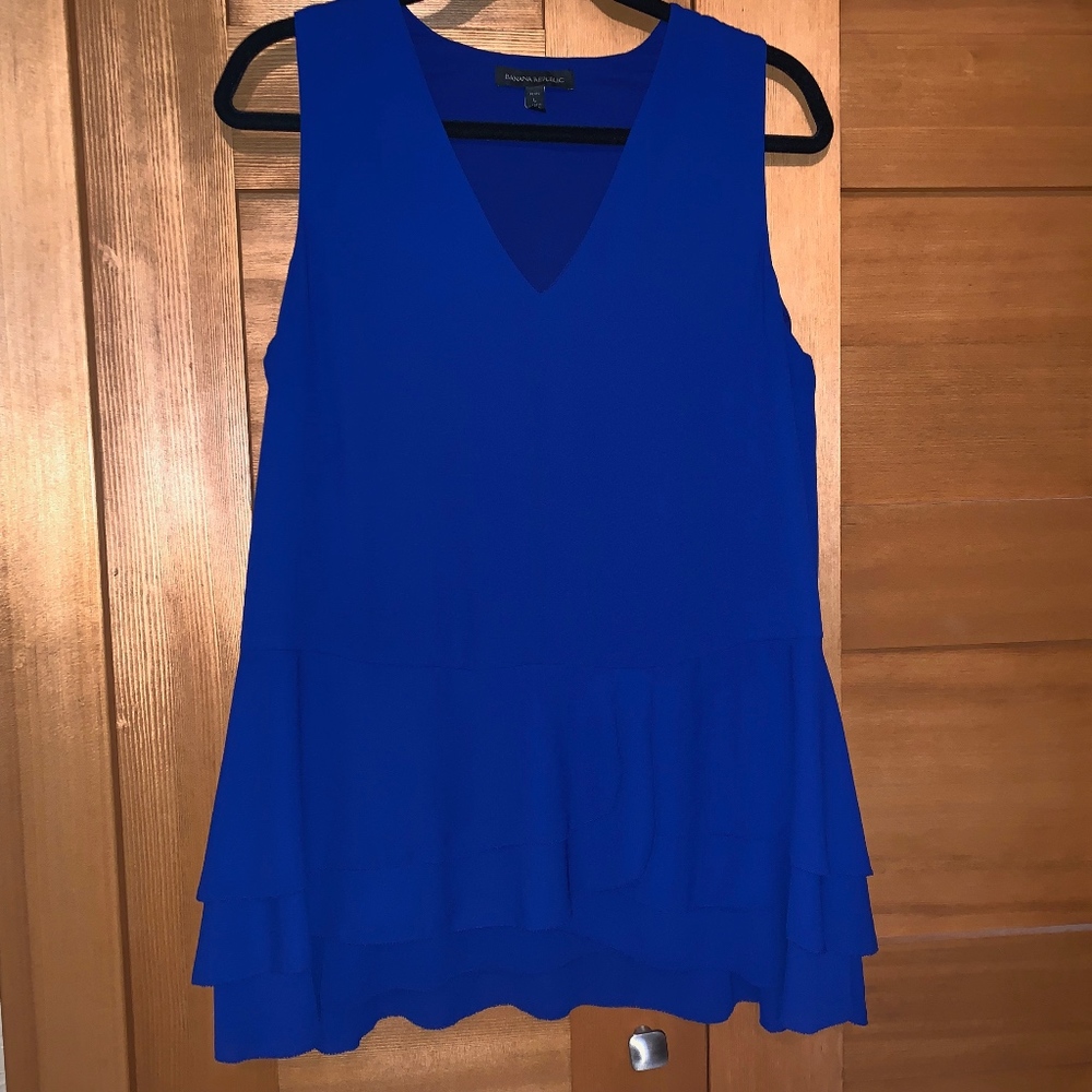 Banana Republic Sleeveless ruffle blouse